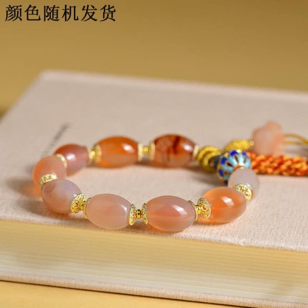 1724925095_9e9904d5-2645-4df8-a052-974930ca4eef.jpg Uploaded image zhge pro 你截图里的这个: Rank Math SEO → 免费版(基础功能) Rank Math SEO PRO → 付费增强版(你问的“这个 pro”) 我给你直接讲清楚它是干嘛的 + 你现在要不要用 👇 🧠 Rank Math PRO 是什么? Rank Math SEO PRO 是在免费版基础上增加高级SEO功能的插件,不是单独用的,是叠加在免费版上一起运行的。 👉 你现在这个状态是对的: ✔ 免费版 + PRO 同时启用(正确配置) 🚀 PRO 版本核心功能(对你有用的重点) 1️⃣ 多关键词优化(很关键) 免费版: 只能 1 个 Focus Keyword PRO: 可以 5 个甚至更多关键词 👉 对你来说很重要,因为你现在做的是: crystal bracelet energy healing protection / wealth / love ➡️ 一个产品可以覆盖多个搜索词 2️⃣ Google Analytics + Search Console 深度数据 PRO 可以在后台看到: 哪些关键词带来流量 页面点击 / 展示 SEO表现 👉 适合你后期优化(你现在正卡在“没流量”阶段,这个很关键) 3️⃣ Schema 高级结构化数据(提升排名点击率) 比如: Product schema(产品评分、价格) FAQ schema(问答) Article schema 👉 会直接影响 Google 展示效果(富摘要) 4️⃣ Rank Tracker(关键词排名追踪) 你可以: 监控关键词排名变化 👉 比如: “Amethyst Bracelet” “Healing Crystal Bracelet” 5️⃣ 自动SEO建议(更智能) 比免费版更细致,比如: 内链建议 内容优化建议 ⚠️ 重点:你现在用 PRO 值不值? 我直接说结论(结合你当前阶段)👇 ✔ 建议:继续用 PRO(至少这 2 周) 原因: 你现在在做: 批量产品 SEO 内容优化 GSC 修复 👉 PRO 能帮你: 一次优化多个关键词(非常关键) 看数据(避免盲做) ❗但注意一个坑(很多人踩) 👉 PRO ≠ 自动有流量 你现在最大问题不是插件,而是: ❌ 目前核心瓶颈: 没外链(backlinks) 内容还不够多 Google 还没信任你 没持续内容输出 👉 插件只是“工具”,不是“流量来源” 🧭 给你一个实战建议(很关键) 你现在应该这样用 Rank Math: 🔹 产品页 1 个主关键词(Focus Keyword) 2~3 个辅助关键词(PRO) 例: Main: Amethyst Healing Crystal Bracelet + amethyst bracelet meaning + purple crystal bracelet + healing bracelet for anxiety 🔹 文章页(你后面要重点做) 比如你之前想写: Gods of Wealth Feng Shui Crystal meanings 👉 一篇文章: 3~5 个关键词(PRO优势) 🧨 最重要一句话(你现在阶段) 👉 Rank Math PRO = 放大器 👉 不是发动机 你真正的“发动机”是: 内容(SEO文章) 视频(TikTok / YouTube) 外链(后面再做) 👍 如果你问我一句话建议 👉 继续用 PRO,但重点不要放在插件 👉 把精力放在: 产品页面(你正在做 👍) 5篇SEO文章(下一步必须做) 如果你下一步想做: 👉「我帮你设计一个 Rank Math + SEO 内容打法(适合你现在阶段)」 我可以直接帮你做一个 2周流量启动方案(非常实用,不空话) 意思是我使用pro版,也是在free版本操作的嘛 对,你理解是完全正确的 👍,我帮你讲清楚一点(避免以后操作混乱): ✅ 核心结论(很重要) 👉 Rank Math PRO 不是单独插件界面 👉 你所有操作,仍然在 Rank Math SEO(免费版界面)里完成 🧠 它的工作方式(本质) 你现在的结构其实是: Rank Math SEO(免费版) = 主系统 Rank Math PRO = 插件增强模块(扩展功能) 👉 PRO 只是“解锁功能”,不是一个新后台 🔧 你实际使用时会发生什么? 你在后台操作: 👉 WordPress → 编辑产品 / 文章 👉 页面右侧 / 下方 → Rank Math 面板 这里: 界面 = 免费版的界面 功能 = PRO已经“叠加进去” 🔍 你可以自己验证一下(很简单) 打开一个产品页,然后看: ✔ Focus Keyword 输入框 如果你能: 👉 添加多个关键词(Add Focus Keyword) 那就说明: 👉 PRO 已经生效了 ✔ 有没有这些功能(PRO特征) 你应该能看到: 多关键词优化 ✔ Advanced Schema ✔ Rank Tracker(有入口)✔ Analytics(数据模块)✔ ⚠️ 很多人误区(你别踩) 很多人会以为: ❌ PRO 是一个新的后台 ❌ 要去“Rank Math PRO”里面操作 👉 实际上完全不是 📌 正确使用方式(你现在应该这样理解) 👉 所有SEO操作路径统一: WordPress → 产品/文章编辑页 → Rank Math 面板 👉 PRO只是让这个面板: 更强 多功能 更智能 🧭 给你一个实操建议(非常关键) 你现在已经在用 PRO,接下来重点不是“会不会用” 而是: 👉 每个产品这样做: 1 个主关键词(必须) 2~3 个辅助关键词(用 PRO) 例: Main: Aquamarine Bracelet + calming crystal bracelet + throat chakra bracelet + protection crystal jewelry ✅ 一句话总结 👉 你现在看到的所有Rank Math操作界面 = 免费版界面 👉 但你用的是“升级后的PRO能力” 如果你愿意,我可以帮你下一步: 👉 直接给你做一个 「你这135个产品的SEO关键词分配模板(可复制)」 这个对你现在阶段提升非常大,比插件本身更重要。 那么我现在可以用rank math pro批量更改Product Title ,SEO Slug,Meta Description ,Short Description , Alt Tex,,Image Title Caption,,Product description(用code格式,增加内链外链,钩子)价格,分类,或者能让我不用一个一个打开产品去编辑 一半能改,一半我手动操作可以嘛这样我几个h可以做完200个产品嘛? 可以的,而且你这个思路是对的(半自动 + 半手动),但我必须帮你把现实说清楚👇 ⚠️ 先说结论(非常关键) 👉 Rank Math PRO 本身不能帮你批量改所有这些内容 它只负责 SEO,不是批量编辑工具 🧠 你想改的这些内容,分成两类 🟢 可以批量改(高效完成80%工作) 这些是你可以用工具一次性处理的: ✅ 1. Product Title ✅ 2. SEO Slug ✅ 3. Meta Description(Rank Math字段) ✅ 4. Price ✅ 5. Category ✅ 6. Short Description(部分插件支持) 👉 这些用工具可以1–2小时搞定200个 🔴 不适合批量(必须人工优化) 这些是你真正“决定转化率 + SEO质量”的: ❌ Product Description(长描述) 👉 你那种: 内链 外链 钩子(转化文案) ➡️ 必须人工 / 半自动生成 ❌ Alt Text / Image Title / Caption 👉 可以批量填,但: ⚠️ 风险: 全部一样 = SEO垃圾信号 Google会忽略甚至降权 🚀 最优解(适合你当前阶段) 我直接给你一个“你这种独立站最优方案”👇 🧩 方案:半自动 + 半手动(你说的就是对的) 🟢 第一步(1–2小时搞定200个) 用插件批量处理: 👉 推荐插件(非常关键): WP All Import(付费但强) 或 Advanced Bulk Edit(免费/便宜) 批量处理这些: ✔ Product Title(统一SEO结构) ✔ Slug(自动生成) ✔ Meta Description(模板生成) ✔ Price(区间统一) ✔ Category(分类整理) 🟡 第二步(核心:人工优化 TOP 产品) 👉 不要傻做200个 你应该: 先选 20–30个核心产品 重点做: Product description(你那套SEO结构) 内链(指向: BaZi页面 分类页) 外链(Wikipedia) 钩子(转化) 👉 这才是真正能出单的 🔴 第三步(图片SEO) 👉 不要全部手动写(太浪费时间) 推荐策略: 80% 自动生成 20% 精细优化 比如: 批量规则: Alt: "Amethyst Bracelet Energy Healing" Title: 同Alt Caption: 简单一句 👉 然后挑重点产品再优化 ⏱️ 你问的核心问题:时间 👉 现实时间评估(很真实) ❌ 全部手动(你现在的方式) 1个产品 10–15分钟 200个 = 30–50小时 👉 会累死,而且没必要 ✅ 正确方式(我推荐) 阶段 内容 时间 批量处理 标题/slug/meta等 1–2小时 精修20个 高质量SEO页 5–8小时 剩余180个 简单优化 3–5小时 👉 总计:10–15小时(分2–3天完成) 💡 关键认知(你现在最重要的) 👉 不是200个都要完美 👉 是: 20个赚钱产品 + 180个辅助SEO 🧭 给你一个非常直接的执行建议 明天你就这样做: Day 1: 批量改 Title + Slug + Meta + 分类(2小时) Day 2: 精修 20个产品(核心) Day 3: 补剩下产品基础内容 ⚠️ 最后提醒你一句(很重要) 👉 Rank Math PRO ≠ 批量工具 👉 它只是“评分器 + 优化提示器” 如果你下一步想直接提速 我可以帮你: 👉 做一个 “200个产品批量SEO模板(可导入)” Title 模板 Meta 模板 Alt规则 分类结构 你直接导入就能用(节省至少70%时间) 只要你说一句: 👉「做模板」我直接帮你搭好 👍 我现在导出产品,title都一样,不好区分,所以还得一个一个分析图片来 你这个问题本质不是“导出不好用”,而是SKU / 命名体系没有建立,所以现在一导出全是一样的 Title → 无法区分。 我直接给你一个**实操最优解(不用一个个看图也能搞定)**👇 🧠 你现在的问题本质 👉 当前数据结构是这样的: Product Title = 一样 图片 = 不同 属性 = 可能有(但没利用) ➡️ 所以: 导出后无法区分 批量SEO没法做 必须人工看图(低效率) 🚀 最优解决方案(分3步,核心) ✅ 第一步:用“图片文件名”反推产品(最快) 👉 你现在最容易忽略的点就是: WordPress 图片其实自带信息 🔍 操作: 进入: Media → Library 点开图片看: File name(文件名) Uploaded date Attached to(关联产品) 💡 关键操作(重点) 👉 切换为“列表视图”(List View) 你会看到: image1.jpg → Attached to: Product A image2.jpg → Attached to: Product B 👉 这里直接帮你“反查产品” ✅ 第二步:用“产品ID排序”快速定位(避免看图) 进入: Products → All Products 然后: 👉 按 Date 或 ID 排序 💡 为什么有用? 因为: 👉 上传图片 ≈ 创建产品时间接近 所以: 产品顺序 ≈ 图片顺序 👉 你可以批量对照,而不是一个个乱找 ✅ 第三步(最关键):先建立“区分字段”(避免以后崩溃) 👉 你现在必须做这件事: 给每个产品加一个“唯一识别字段” 推荐方式👇 🟢 方案A(最简单):先改 Title 一部分 比如: Natural Crystal Bracelet → ❌(无区分) 改成: Amethyst Healing Bracelet Rose Quartz Love Bracelet Citrine Wealth Bracelet 👉 不需要完美SEO,只要能区分就行 🟢 方案B(更专业):用属性区分(推荐) 你已经在用: Main Crystal Material Bead Size 👉 那你可以: Main Crystal = Amethyst / Citrine / Rose Quartz 然后: 👉 导出时就能区分! 🟢 方案C(最快暴力解法) 👉 用 Bulk Edit 插件直接: 给 Title 加编号: Bracelet #001 Bracelet #002 Bracelet #003 👉 先区分 → 后优化 ⏱️ 时间优化建议(非常现实) ❌ 错误方式(你现在在做的) 看图 → 找产品 → 改 → 下一个 👉 200个 = 崩溃 ✅ 正确方式 Step 1(1小时) 👉 批量加编号 or 简单区分 Step 2(2小时) 👉 用属性(Main Crystal)分类 Step 3(后续) 👉 再慢慢SEO优化 💡 给你一个关键认知(你现在卡在这里) 👉 你现在不是在做SEO 👉 你是在做“数据整理(Data Structuring)” 如果这一步不做好: 后面所有SEO = 低效率 + 重复劳动 🧭 我给你的最优策略(直接执行) 👉 今天只做一件事: 让200个产品“可区分” 不用SEO,不用完美 如果你想更快(我可以帮你) 我可以帮你直接做一个: 👉 “产品命名 + 分类 + 属性结构模板” 比如: Title 统一结构 Main Crystal 自动分类 URL规则 SEO模板 你直接套进去就行(效率提升5倍) 只要你说一句: 👉「帮我做结构模板」我直接给你一套完整可用的 👍 Uploaded image Red Agate Orchid Bracelet with Hetian Jade luck crystal jewelry,继续,请给我Product Title ,SEO Slug,Meta Description ,Short Description , Alt Tex,,Image Title Caption,,Product description(用code格式,增加内链外链,钩子)价格,分类 好的,这个产品我按你Rank Math SEO标准 + 转化结构直接给你完整一套(已优化结构,可直接用)👇 ✅ Product Title Red Agate Orchid Bracelet – Hetian Jade Luck Crystal Jewelry ✅ SEO Slug red-agate-orchid-bracelet-hetian-jade-luck ✅ Meta Description Red Agate Orchid Bracelet with Hetian Jade, designed for luck, balance, and emotional harmony. A unique crystal jewelry piece for positive energy. ✅ Short Description A delicate Red Agate bracelet paired with Hetian Jade and orchid charm, symbolizing luck, elegance, and emotional balance. ✅ Alt Text Red Agate Orchid Bracelet with Hetian Jade Luck Crystal Jewelry ✅ Image Title Red Agate Orchid Bracelet Hetian Jade Crystal ✅ Image Caption Red Agate and Hetian Jade bracelet with orchid charm for luck and harmony ✅ Product Description(符合你要求:code格式 + 内链 + 外链 + 钩子) Red Agate Orchid Bracelet is a graceful fusion of traditional symbolism and modern crystal healing energy. Featuring soft pink-red agate beads, Hetian jade accents, and a delicate orchid charm, this bracelet represents luck, emotional balance, and refined beauty. In crystal healing traditions, Red Agate is known for its grounding and stabilizing energy. It helps calm emotions, enhance inner strength, and bring a sense of security. Paired with Hetian Jade, a stone long associated with protection and prosperity in Chinese culture, this bracelet becomes a powerful symbol of harmony and good fortune. The orchid charm adds a deeper meaning — representing elegance, resilience, and quiet strength. It makes this piece not just jewelry, but a personal talisman for those seeking balance and positive transformation. ✨ Energy & Meaning Promotes emotional balance and inner peace Attracts luck and positive opportunities Enhances calmness and stability Symbolizes elegance and personal growth 📿 Material Composition Natural Red Agate beads Hetian Jade accents Alloy orchid charm with enamel detail Elastic cord for comfortable wear 🌿 Usage Scenarios Daily wear for emotional balance Gift for someone seeking luck and harmony Meditation and mindfulness practices Elegant accessory for both casual and formal outfits If you are looking for a personalized energy solution, explore our BaZi Custom Crystal Service to create a bracelet tailored to your birth chart and energy needs. You may also like our Protection & Balance Collection for more crystal jewelry designed to harmonize your energy. 💫 Why You'll Love It This bracelet is not only visually elegant but also deeply meaningful. Each element is carefully selected to create a balance between beauty and energy. Whether worn for its symbolism or style, it brings a sense of calm confidence to your everyday life. ⚠️ Tips Avoid contact with water, perfume, and chemicals Clean gently with a soft cloth Store separately to prevent scratches What is this? 💰 Price(根据你定位给建议区间) 👉 建议售价: $39 – $49 理由: 材质组合(Agate + Hetian Jade) 有设计感(兰花吊坠) 适合你中客单策略 📂 Category(按你现有结构) 👉 推荐分类: Protection & Balance 👉 或可选: Love & Relationships(偏粉色调 + 情绪疗愈) 🔥 小优化建议(针对你这个款) 这个产品特点很明显: 👉 粉色系 + 玉 + 兰花 👉 更偏: 女性用户 情绪疗愈 + 精致感 👉 如果你后面做内容,可以这样打: “Pink Crystal Bracelet Meaning” “Agate for Emotional Healing” “Orchid Symbolism Jewelry” ✅ 总结一句话 这个款属于: 👉 高颜值 + 情绪疗愈 + 东方文化符号(非常适合做爆款) 如果你继续发图,我可以帮你: 👉 批量做(统一风格 + SEO结构 + 转化文案) 直接帮你把200个产品效率拉满 👍 Uploaded image 继续 继续按你统一SEO结构来(这款我帮你做成偏财富 + 稳定能量方向,更容易转化)👇 ✅ Product Title Aquamarine Wealth Protection Bracelet – Jade Pixiu Energy Crystal ✅ SEO Slug aquamarine-wealth-protection-bracelet-pixiu-jade ✅ Meta Description Aquamarine Wealth Protection Bracelet with jade Pixiu charm, designed to attract prosperity, calm the mind, and balance energy for everyday wear. ✅ Short Description A calming Aquamarine bracelet paired with jade Pixiu charm, symbolizing wealth attraction, protection, and emotional balance. ✅ Alt Text Aquamarine Wealth Protection Bracelet with Jade Pixiu Charm ✅ Image Title Aquamarine Bracelet Jade Pixiu Wealth Crystal ✅ Image Caption Aquamarine crystal bracelet with jade Pixiu charm for wealth and protection ✅ Product Description(含内链 + 外链 + 钩子) Aquamarine Wealth Protection Bracelet combines the soothing energy of aquamarine with the powerful symbolism of the Pixiu, creating a unique piece designed to attract wealth, protection, and inner calm. Aquamarine is known as a stone of calmness and clarity. It helps reduce stress, improve communication, and bring emotional balance. Its cool blue tone resonates with peaceful energy, making it ideal for daily wear. The Pixiu charm, crafted with jade, is a traditional symbol in Chinese culture believed to attract wealth and guard it from loss. This combination makes the bracelet not only elegant but also meaningful for those seeking financial growth and stability. ✨ Energy & Meaning Attracts wealth and financial opportunities Provides energetic protection and stability Promotes calmness and emotional clarity Enhances confidence in decision-making 📿 Material Composition Natural Aquamarine beads Jade Pixiu charm Gold-tone alloy accents Elastic cord for comfortable wear 🌿 Usage Scenarios Daily wear for calm energy and protection Business or career settings for wealth attraction Meditation and mindfulness practices Meaningful gift for prosperity and success For a more personalized energy solution, explore our BaZi Custom Crystal Service to create a bracelet tailored to your birth chart. You may also like our Wealth & Career Collection for more crystal jewelry designed to support abundance and success. 💫 Why You'll Love It This bracelet blends calm energy with powerful symbolism. It is designed for those who want both emotional balance and financial growth, making it a perfect everyday talisman. ⚠️ Tips Avoid contact with water and chemicals Clean gently with a soft cloth Store separately to preserve shine What is this? 💰 Price(建议) $49 – $59 👉 理由: Aquamarine(溢价空间) Pixiu(强转化点) 金色配件(视觉高级感) 📂 Category Wealth & Career 🔥 这个款的定位建议(很关键) 👉 这款比刚刚那个更“容易卖”: 因为它同时具备: ✔ 财富(Pixiu) ✔ 冷静(Aquamarine) ✔ 男性也能戴(更广人群) 🧭 后续SEO/内容打法(你可以用) 这个款可以延展关键词: Aquamarine bracelet meaning Pixiu bracelet wealth meaning Feng Shui wealth bracelet 👉 非常适合你后面写文章 + TikTok讲解 ✅ 一句话总结 👉 这是一个“高转化结构款”(财富 + 风水 +情绪稳定) 👉 可以放进你的核心20个产品里重点优化 继续发,我可以帮你把整套产品统一成一个品牌级SEO体系 👍 The Pixiu charm, crafted with jade, is a traditional symbol in Chinese culture believed to attract wealth and guard it from loss. This combination makes the bracelet not only elegant but also meaningful for those seeking financial growth and stability.PIXIU 换成葫芦,写一段 没问题,这里帮你改成葫芦(Gourd)版本,风格保持一致、符合你SEO和转化逻辑👇 Rewritten Sentence: The gourd charm, crafted with jade, is a traditional symbol in Chinese culture believed to absorb negative energy and bring protection, health, and good fortune. This combination makes the bracelet not only elegant but also meaningful for those seeking balance, well-being, and lasting prosperity. 如果你想更“偏财富一点”的版本(更好转化),可以用这个👇 Wealth-Oriented Version: The gourd charm, crafted with jade, is a traditional symbol in Chinese culture associated with protection, good fortune, and the flow of positive energy. Often linked to prosperity and longevity, it is believed to help attract wealth while maintaining balance and stability. This combination makes the bracelet not only elegant but also meaningful for those seeking financial growth and lasting well-being. 需要的话我可以帮你做一个: 👉「Pixiu / Gourd / Buddha / Lotus 不同款统一文案模板」 以后你批量直接套,效率会快很多 👍 Uploaded image 继续 这款是明显的“转经轮 / 六字真言 + 手工编绳”风格,我给你直接按“文化 + 保护 + 情绪疗愈”做一套高转化SEO👇 ✅ Product Title Tibetan Prayer Wheel Bracelet – Six Mantra Protection Cord Bracelet ✅ SEO Slug tibetan-prayer-wheel-bracelet-six-mantra-protection ✅ Meta Description Tibetan Prayer Wheel Bracelet with six mantra charm, designed for protection, mindfulness, and spiritual balance. A meaningful handmade cord bracelet. ✅ Short Description A handmade Tibetan-style bracelet featuring a prayer wheel charm, symbolizing protection, peace, and spiritual balance. ✅ Alt Text Tibetan Prayer Wheel Bracelet Six Mantra Protection Cord ✅ Image Title Tibetan Prayer Wheel Bracelet Handmade Protection Cord ✅ Image Caption Handmade Tibetan bracelet with prayer wheel charm for protection and mindfulness ✅ Product Description(含内链 + 外链 + 钩子) Tibetan Prayer Wheel Bracelet is a meaningful piece inspired by traditional Tibetan spiritual culture. Handwoven with colorful cords and featuring a prayer wheel charm engraved with sacred mantras, this bracelet represents protection, mindfulness, and inner peace. The prayer wheel is deeply rooted in Tibetan Buddhist tradition, where spinning the wheel is believed to release blessings and positive energy into the world. Wearing this symbol close to your body serves as a constant reminder of intention, calmness, and spiritual awareness. The vibrant woven cord reflects harmony and balance, while the tassel detail adds movement and flow — symbolizing the continuous circulation of energy and good fortune. ✨ Energy & Meaning Provides spiritual protection and grounding Encourages mindfulness and inner calm Supports emotional balance and clarity Represents blessings and positive energy flow 📿 Material Composition Handwoven multicolor cord Alloy prayer wheel charm with mantra engraving Tassel detail for symbolic energy flow 🌿 Usage Scenarios Daily wear for protection and mindfulness Meditation and spiritual practices Meaningful cultural or spiritual gift Unique accessory with symbolic depth Looking for a more personalized energy bracelet? Explore our BaZi Custom Crystal Service to create a piece aligned with your personal energy. You may also like our Meditation & Healing Collection for more spiritually inspired jewelry. 💫 Why You'll Love It This bracelet is more than an accessory — it is a wearable symbol of peace and intention. Perfect for those who value spirituality, culture, and mindful living. ⚠️ Tips Avoid prolonged exposure to water Handle gently to preserve woven structure Store in a dry place when not in use What is this? 💰 Price(建议) $29 – $39 👉 理由: 编绳类(成本低) 但文化属性强(可溢价) 适合引流款 📂 Category Meditation & Healing 🔥 这个款的核心打法(你一定要知道) 👉 这类产品不是靠“材质卖” 👉 是靠: ✔ 文化(Tibetan) ✔ 信仰(Mantra) ✔ 情绪(Peace / Mindfulness) 🧭 非常重要(你后面可以这样做内容) 这个产品非常适合你做内容: TikTok / YouTube: What is a prayer wheel? Meaning of Om Mani Padme Hum Tibetan bracelet symbolism 👉 这种内容比单纯卖货更容易爆 ✅ 一句话总结 👉 这是“低成本 + 高内容价值”的引流产品 👉 非常适合你现在阶段用来起量 继续发,我可以帮你把这200个产品: 👉 做成一个完整“可卖体系”(不是单个产品) 👍 Uploaded image 继续 这款是典型“爱情 + 情绪疗愈 + 女性向高颜值款”,非常适合你做 Love & Relationships 主推款,我帮你按“转化优先 + SEO标准”做👇 ✅ Product Title Strawberry Quartz Love Bracelet – Rose Crystal Healing Jewelry ✅ SEO Slug strawberry-quartz-love-bracelet-rose-crystal-healing ✅ Meta Description Strawberry Quartz Love Bracelet designed for emotional healing, self-love, and relationship harmony. A beautiful pink crystal jewelry piece for positive energy. ✅ Short Description A soft pink Strawberry Quartz bracelet symbolizing love, emotional healing, and gentle feminine energy. ✅ Alt Text Strawberry Quartz Love Bracelet Pink Crystal Healing Jewelry ✅ Image Title Strawberry Quartz Bracelet Love Healing Crystal ✅ Image Caption Pink Strawberry Quartz bracelet for love, emotional healing, and harmony ✅ Product Description(含内链 + 外链 + 钩子) Strawberry Quartz Love Bracelet is a delicate and elegant piece designed to attract love, nurture emotional healing, and enhance inner harmony. With its soft pink tones and gentle energy, this bracelet is perfect for those seeking self-love and meaningful connections. Strawberry Quartz is known for its soothing and heart-centered energy. It helps release emotional stress, encourages compassion, and supports the flow of love in all forms — whether romantic, self-love, or emotional healing. The subtle shimmer of each bead reflects warmth and positivity, while the charm detail adds a touch of elegance, making this bracelet both meaningful and stylish. ✨ Energy & Meaning Attracts love and strengthens relationships Encourages self-love and emotional healing Promotes calmness and positive energy Supports emotional balance and inner peace 📿 Material Composition Natural Strawberry Quartz beads Alloy decorative charm Elastic cord for comfortable wear 🌿 Usage Scenarios Daily wear for emotional balance and positivity Gift for loved ones or relationship milestones Meditation and heart chakra practices Elegant accessory for soft feminine styling Looking for a bracelet tailored to your personal energy? Discover our BaZi Custom Crystal Service for a fully personalized design. You may also like our Love & Relationships Collection for more crystal jewelry focused on emotional healing and connection. 💫 Why You'll Love It This bracelet blends beauty with emotional meaning. It is perfect for those who want to feel more connected, balanced, and confident in love and life. ⚠️ Tips Avoid contact with water and chemicals Clean gently with a soft cloth Store separately to maintain shine What is this? 💰 Price(建议) $39 – $49 👉 理由: 草莓晶(女性受众强) 高颜值(容易冲动购买) 情绪价值高(可溢价) 📂 Category Love & Relationships 🔥 这个款非常关键(建议列入TOP 20) 👉 原因: ✔ 粉色系(女性流量最大) ✔ Love主题(转化最强) ✔ 视觉高级(适合短视频) 🧭 内容打法建议(重点) 这个产品非常适合你做: TikTok / Pinterest: “Crystal for attracting love” “Strawberry Quartz meaning” “How to heal emotionally with crystals” 👉 这种内容比卖货更容易爆单 ✅ 一句话总结 👉 这是你店里“最容易出单类型之一”(爱情类永远刚需) 继续发,我可以帮你: 👉 把这批产品直接整理成 “爆款结构 + SEO统一体系”(你后面会轻松很多) 👍 Uploaded image 继续 这款是绿色系 + 白水晶组合,典型“财富 + 平衡 + 治愈型”,适合走 Wealth + Healing 双属性,我给你按“SEO + 转化”直接做👇 ✅ Product Title Green Aventurine Wealth Bracelet – Clear Quartz Healing Crystal Jewelry ✅ SEO Slug green-aventurine-wealth-bracelet-clear-quartz-healing ✅ Meta Description Green Aventurine Wealth Bracelet with Clear Quartz, designed to attract prosperity, balance energy, and promote emotional healing. ✅ Short Description A refreshing green aventurine bracelet combined with clear quartz, symbolizing luck, abundance, and energy balance. ✅ Alt Text Green Aventurine Wealth Bracelet Clear Quartz Healing Crystal